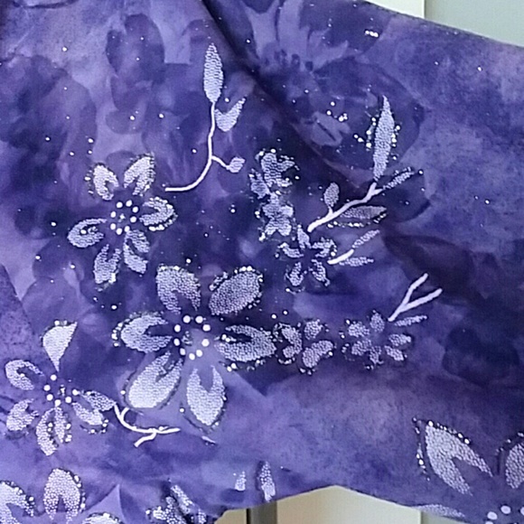 Dressy top - Picture 3 of 3